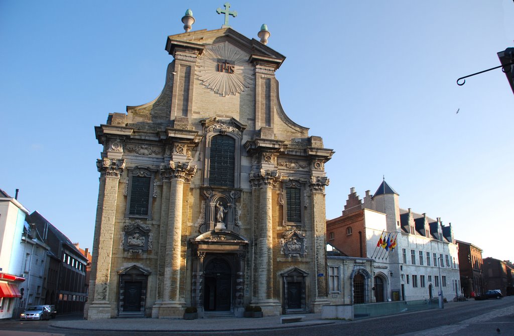 Mechelen Veemarkt / Keizerstr de St-Pieters & Pauluskerk en Stadschouwburg by VReddy