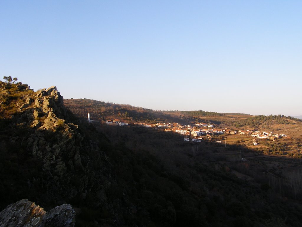 Quintanilha Vista das Penhas e Aguieiro by Manuel.Rodas