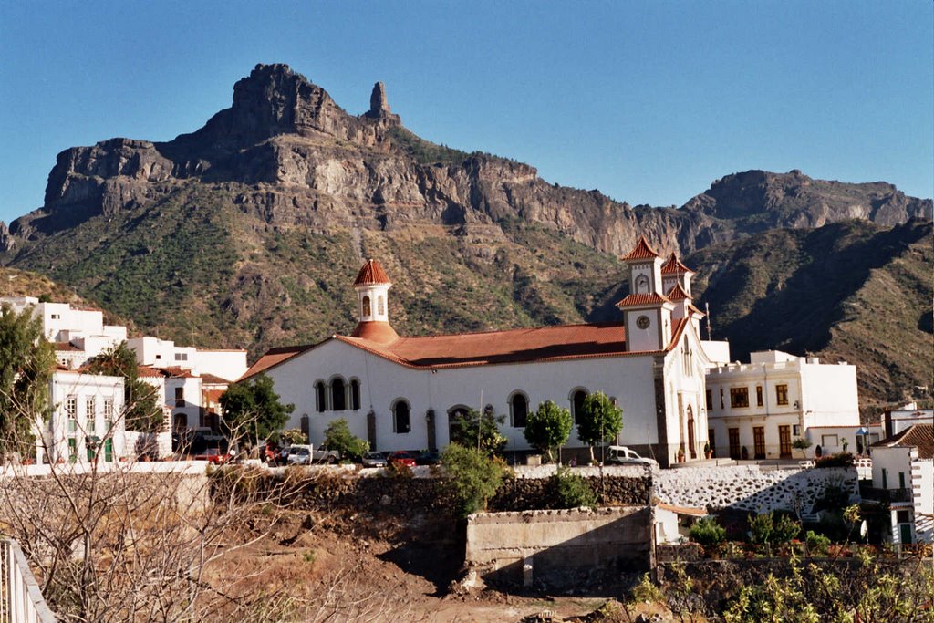 TEJEDA (Gran Canaria) - Iglesia y Roque Nublo (Jun.03) by Ana Cobo