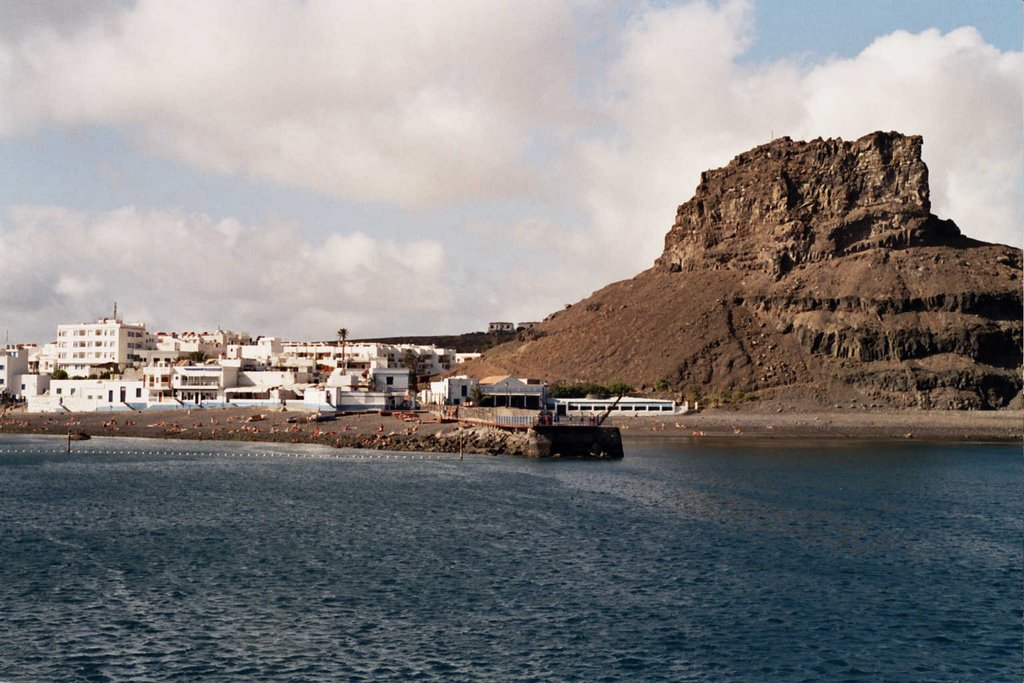 PUERTO DE LAS NIEVES (Gran Canaria) (Jun.03) by Ana Cobo