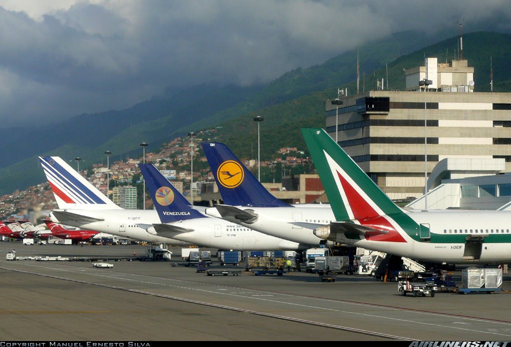 Aviones en caracas by varias personas