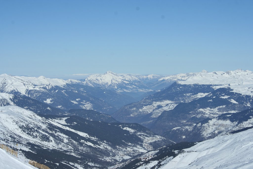 73120 Saint-Bon-Tarentaise, France by Wolfgang B.