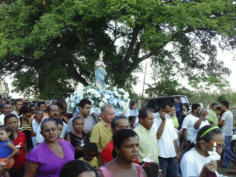 Procissão saindo da Igreja Manga MA - cbl by Cabral Lopes