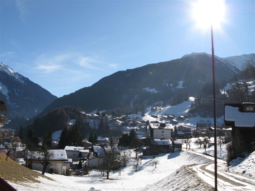 View from Nirastrasse to Ziegerberg by corilon