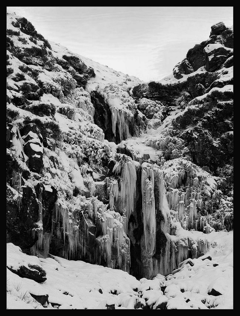 Frozen waterfall on the Blwch off the A4061 by Robert Hatton