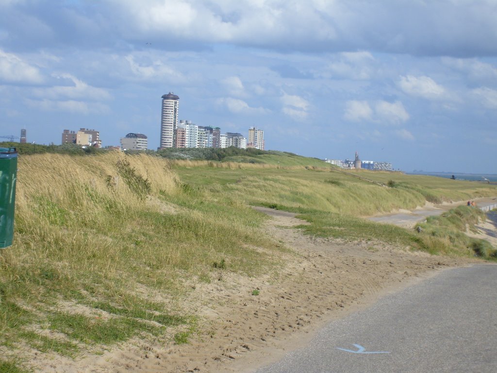 Strand Breskens by wienbcbm