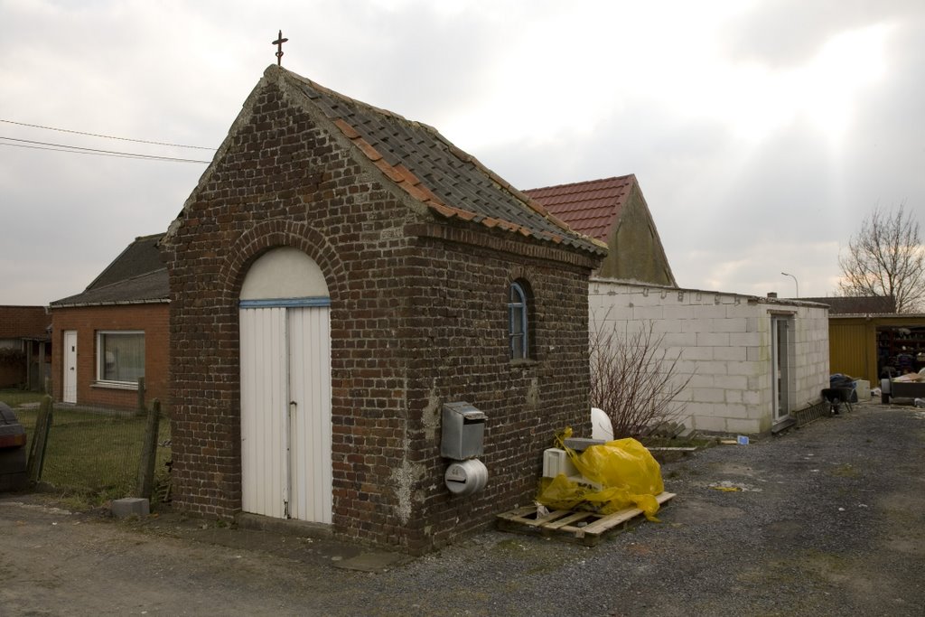 Sint-Antoniuskapel langs de Baudeloostraat te Aarsele, BE by desmet.geert