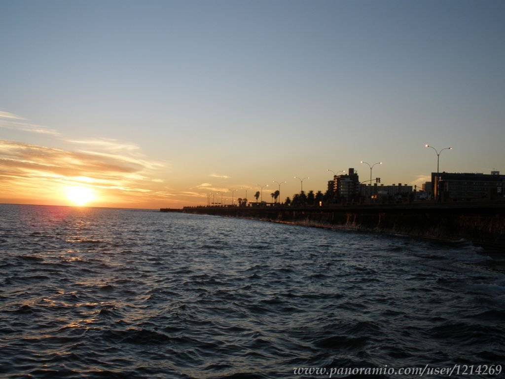 Primeras luces en la rambla al atardecer by diesgomo