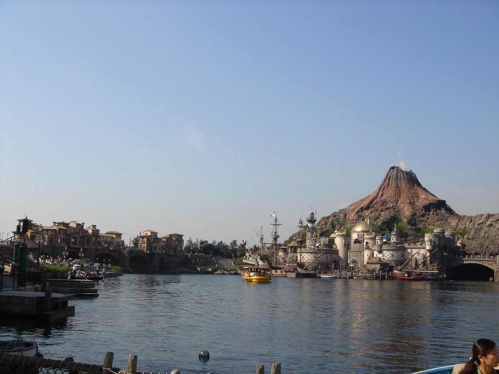 Disney sea by Roy Huang