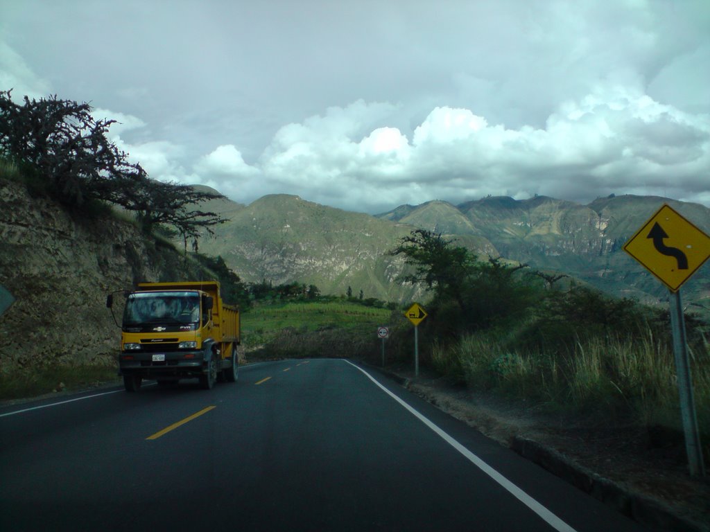 Camino a Ibarra desde Tulcan by Nel-Caro