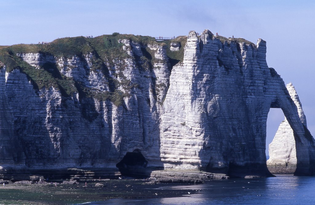 Etretat, la falaise d'aval by Jean-Marc SILVESTRE