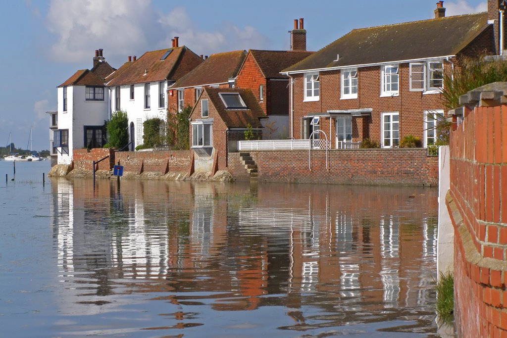 Bosham front at high tide by mikess