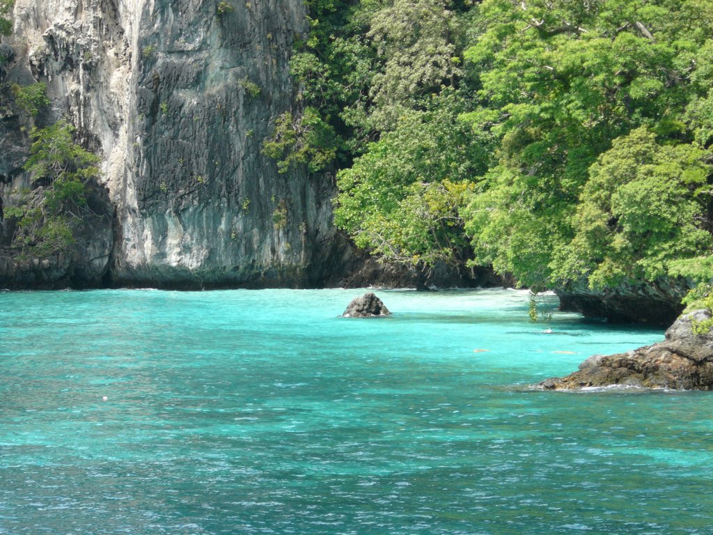 Ko Phi Phi Lee by *Sparrow*