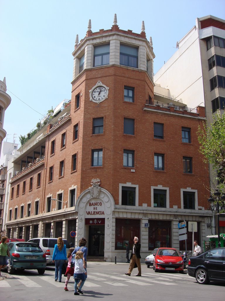 Edificio Banco de Valencia, Gandia by Viajestic