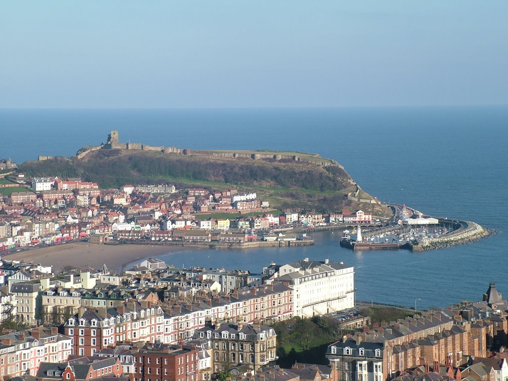 Scarborough from Oliver`s Mount by top spotter