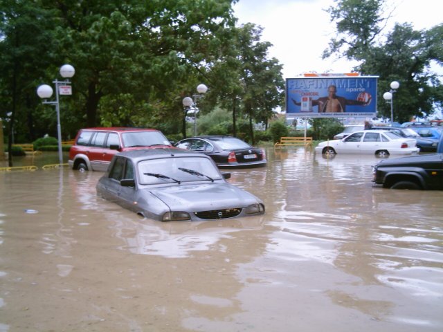 Inundatie in centru by Popa Beniamin