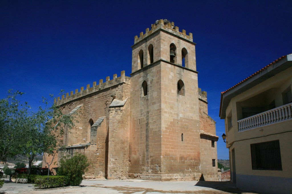 IGLESIA DE FABARA by ANGEL LUENGO