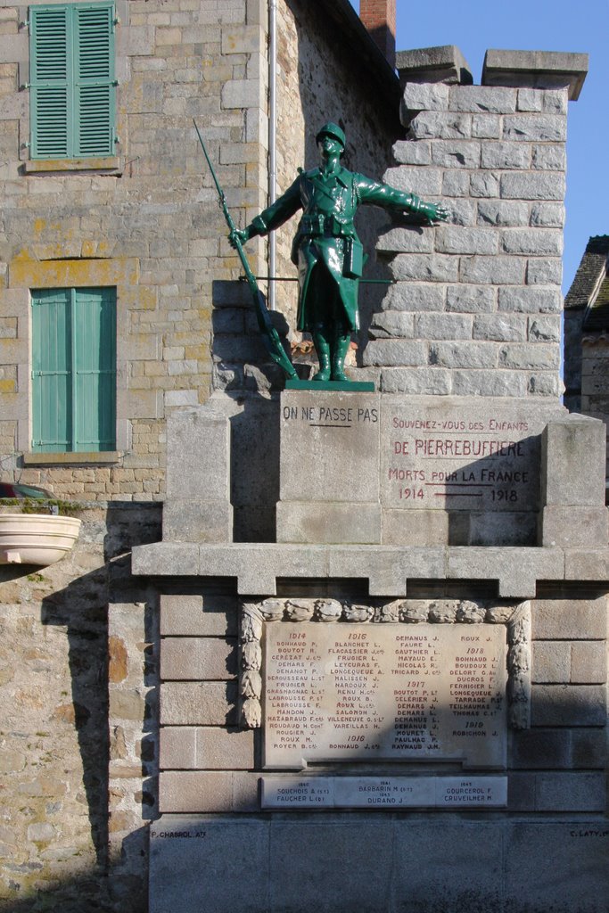 Pierre-Buffière : monument aux morts by macrobert