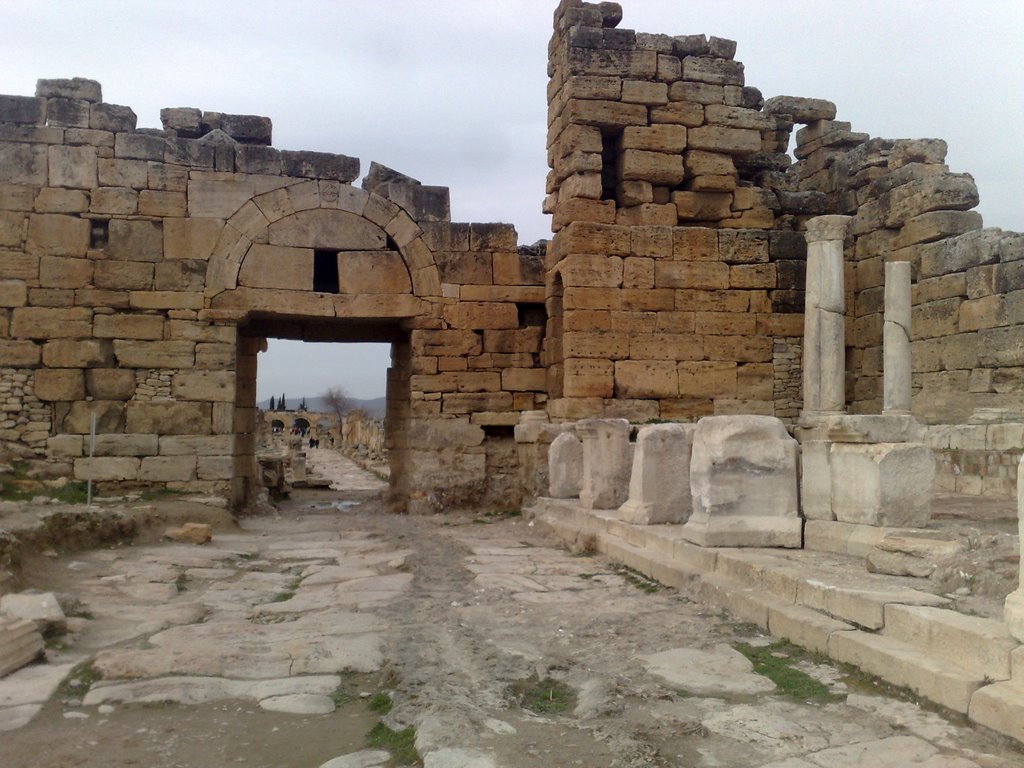 Hierapolis gate - hierapolis kapısı by ömerulusoy