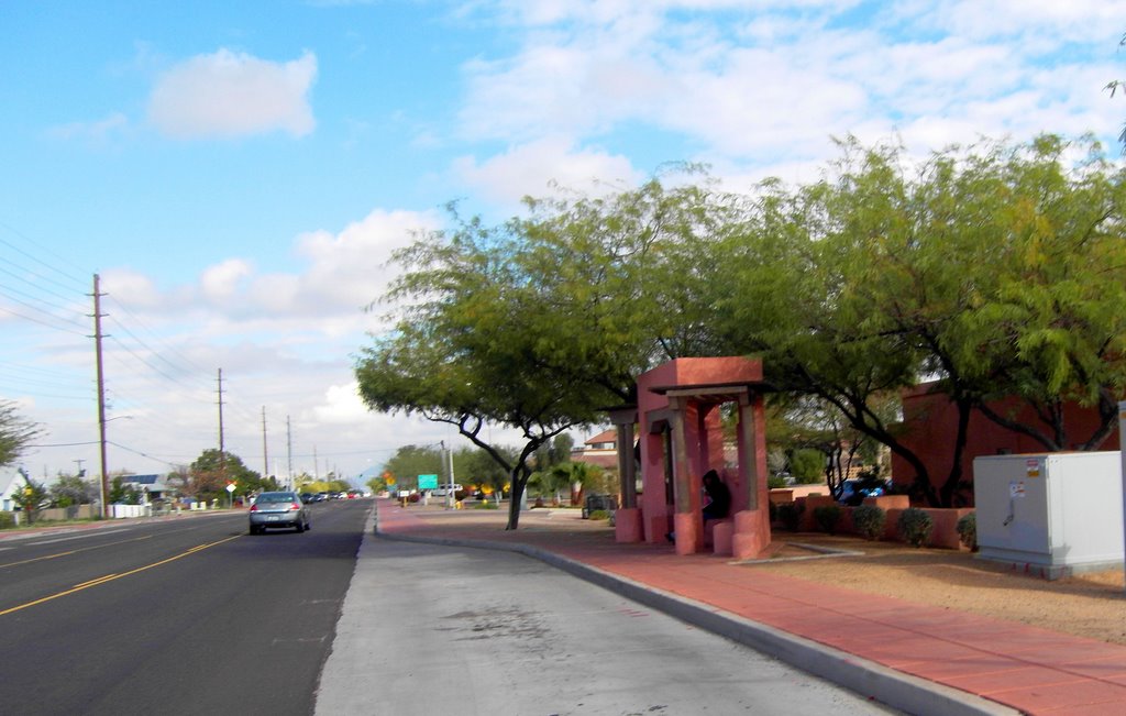 Looking north at bus stop by MAL10587