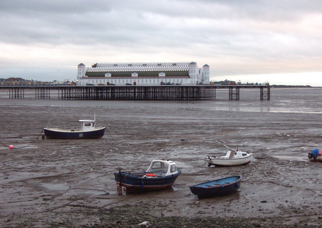 Pier at Weston-super-Mare, before the fire by JP1000