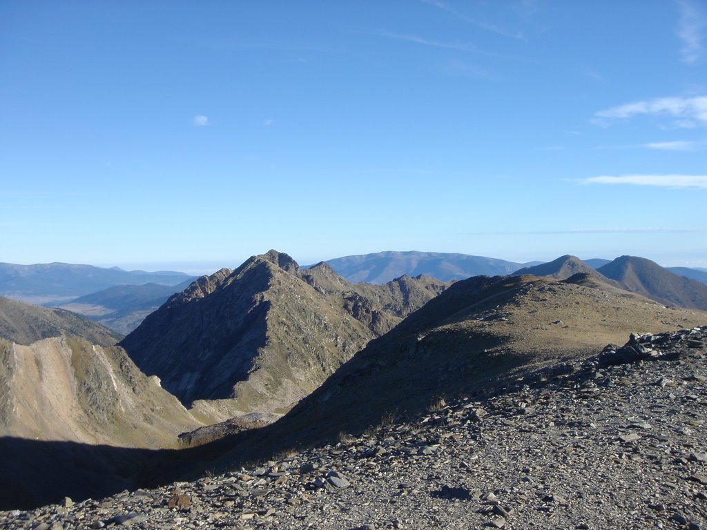 Del Nou Creus mirant al nord by Paco Gorina