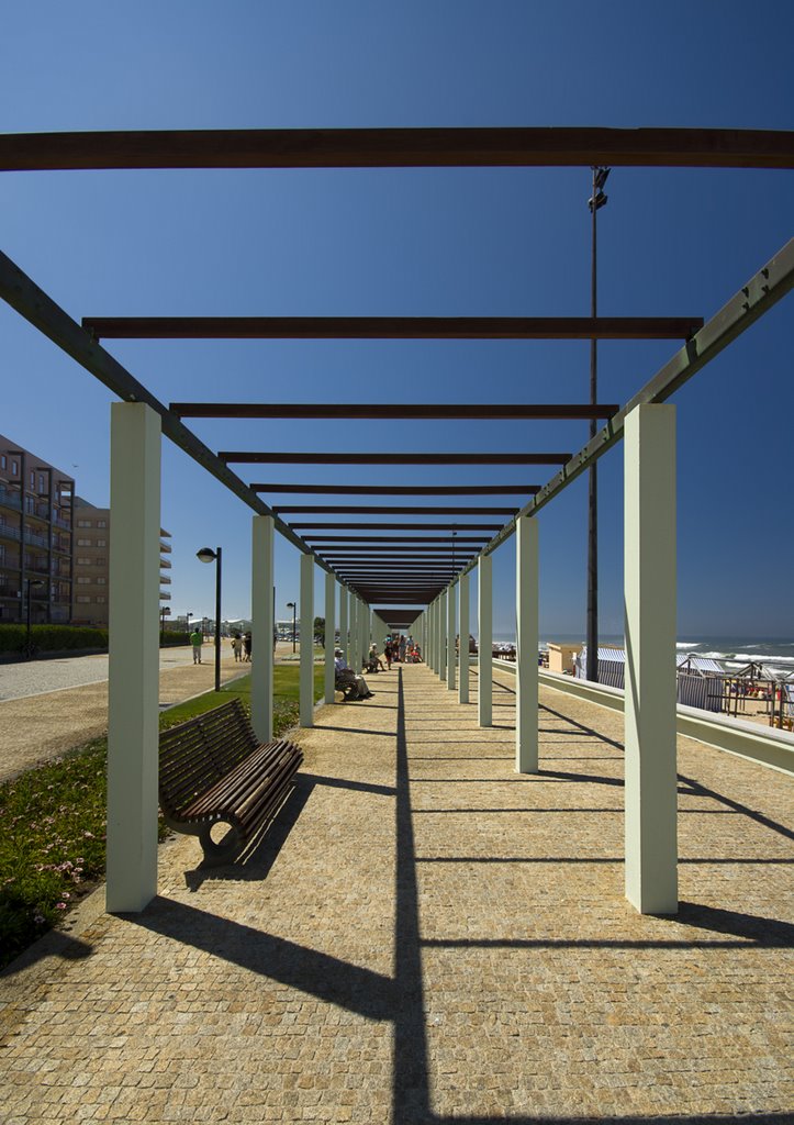 Pérgola by Paulo Calafate