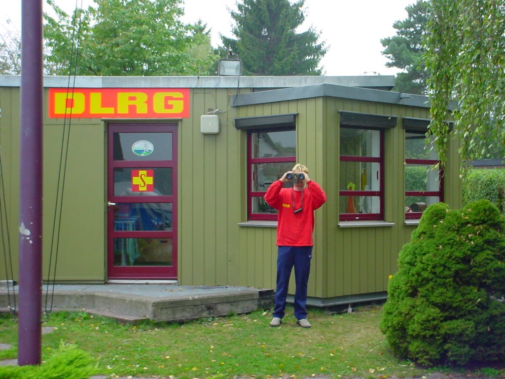 DLRG Wasserrettungsstation Hakenfelde by fahrzeugbrief