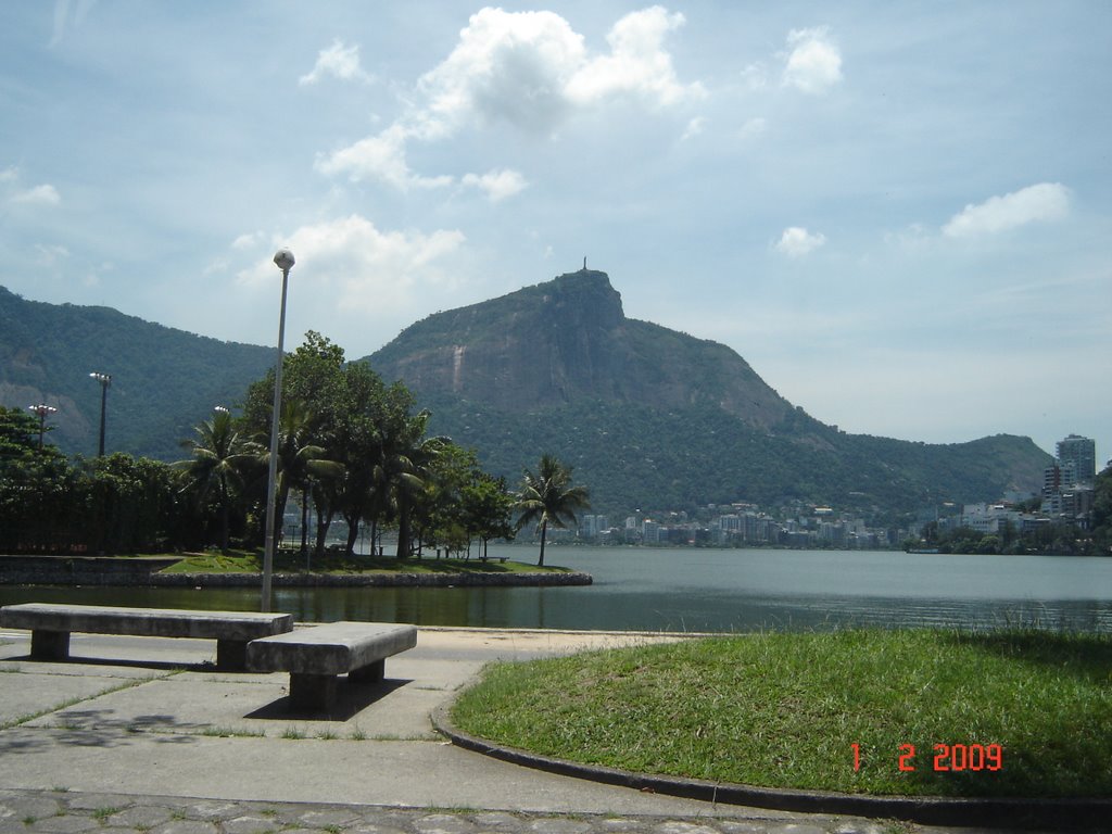 Lagoa Rodrigo de Freitas - RJ by Marisa Turassi