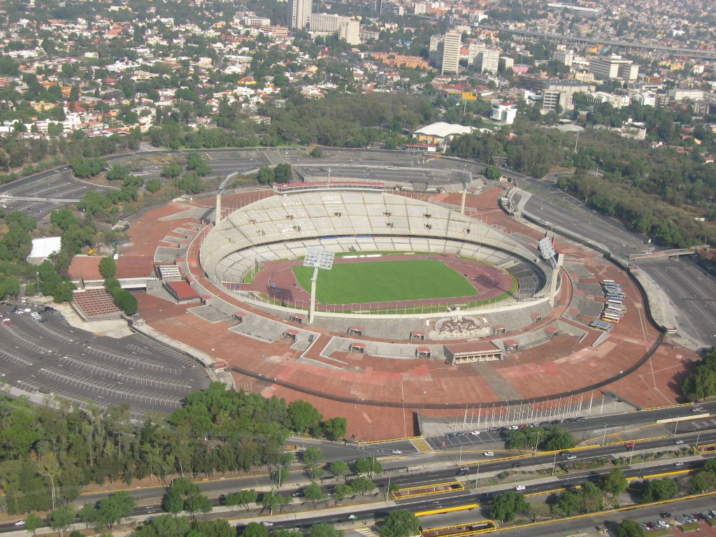 Estadio Universitario by skorda