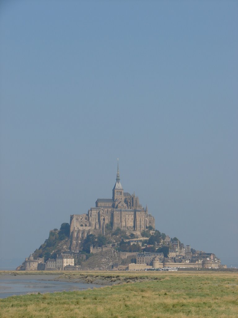 Mont Saint-Michel brumeux by Fu(ry)