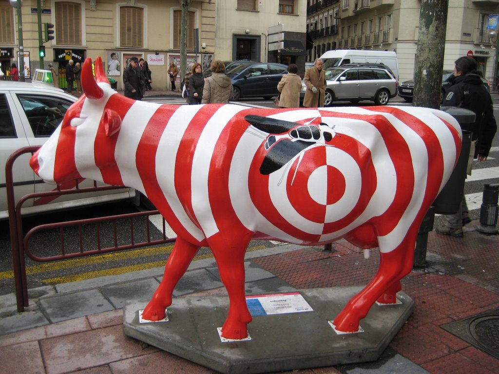 COW PARADE MADRID 2009 - 016 DIANA CAZADORA by José Ignacio López