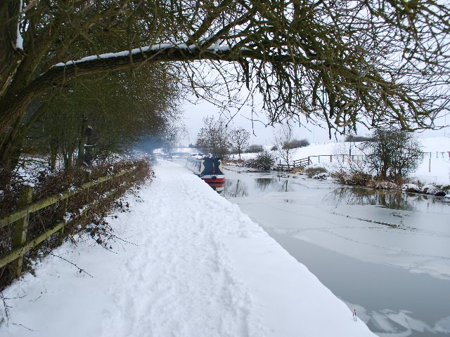 Frozen canal by Exloftdweller