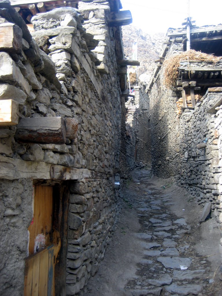 Les ruelles de Manang by gabolde