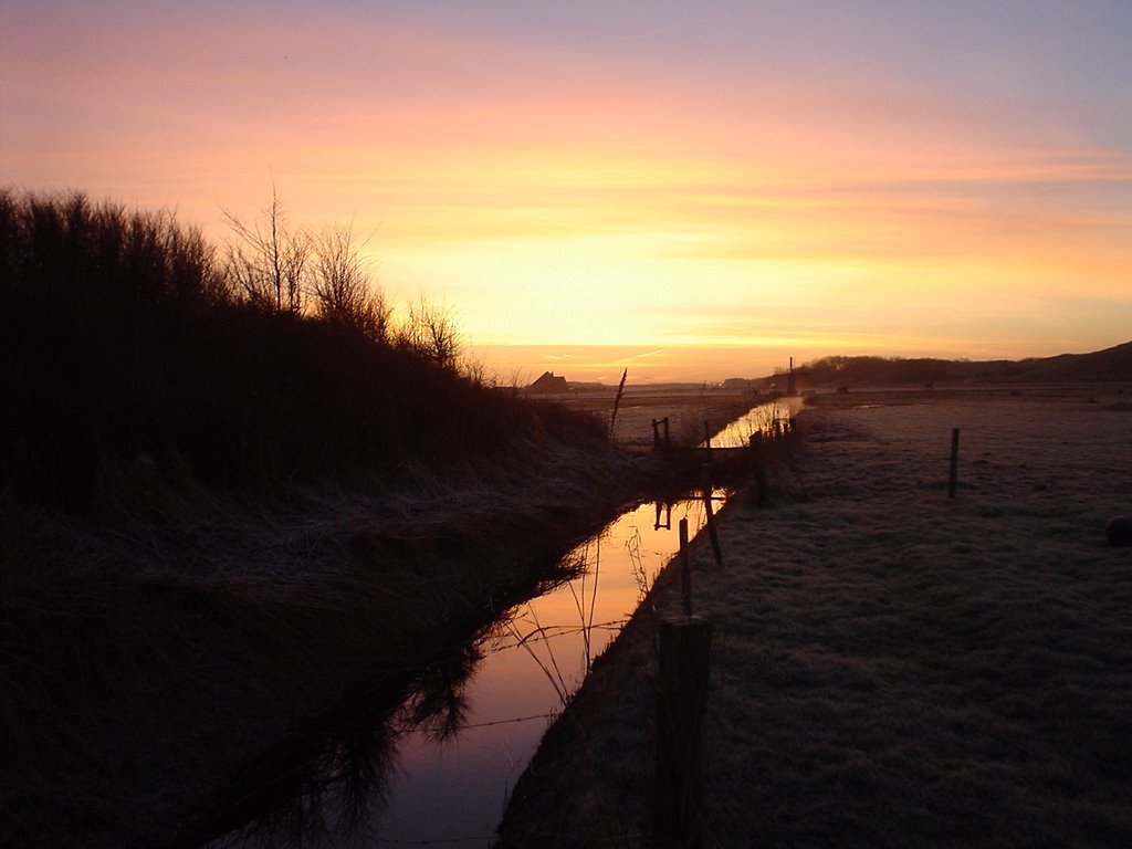 Callantsoog (vanaf zuiden gezien) vroeg in de ochtend! by marcelcoltof