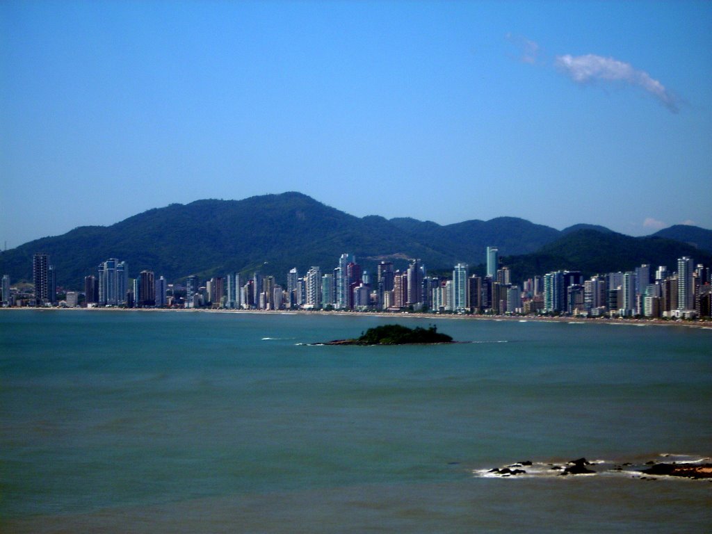 Vista de Balneário Camboriú by Marcos Gritten