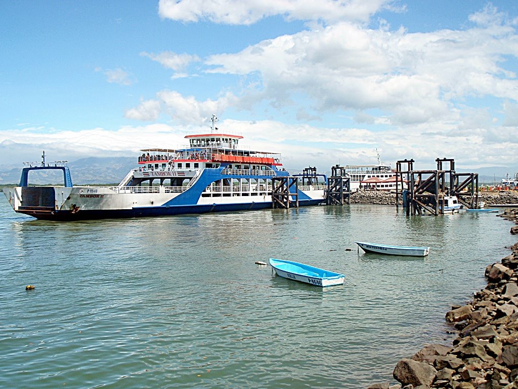 TERMINAL DE FERRYS-PUNTARENAS by Yamil Herrera A