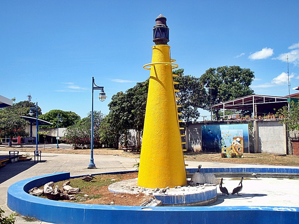 FARO EN EL PARQUE MARINO DE PUNTARENAS by Yamil Herrera A