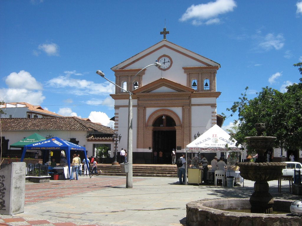 Iglesia - San Antonio de Pereira by Dayro Longas