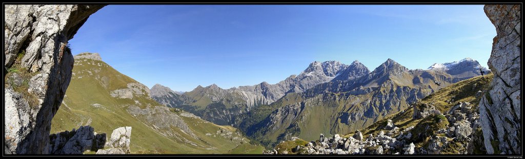 Vista from Pfälzer Hütte (NE-S 138°, 28mm) by Bernd Lang KN