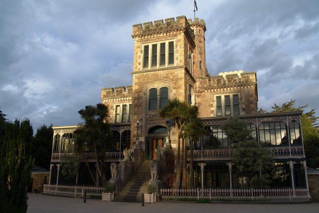 Larnach Castle, evening by Barrie Wills, Alex N…