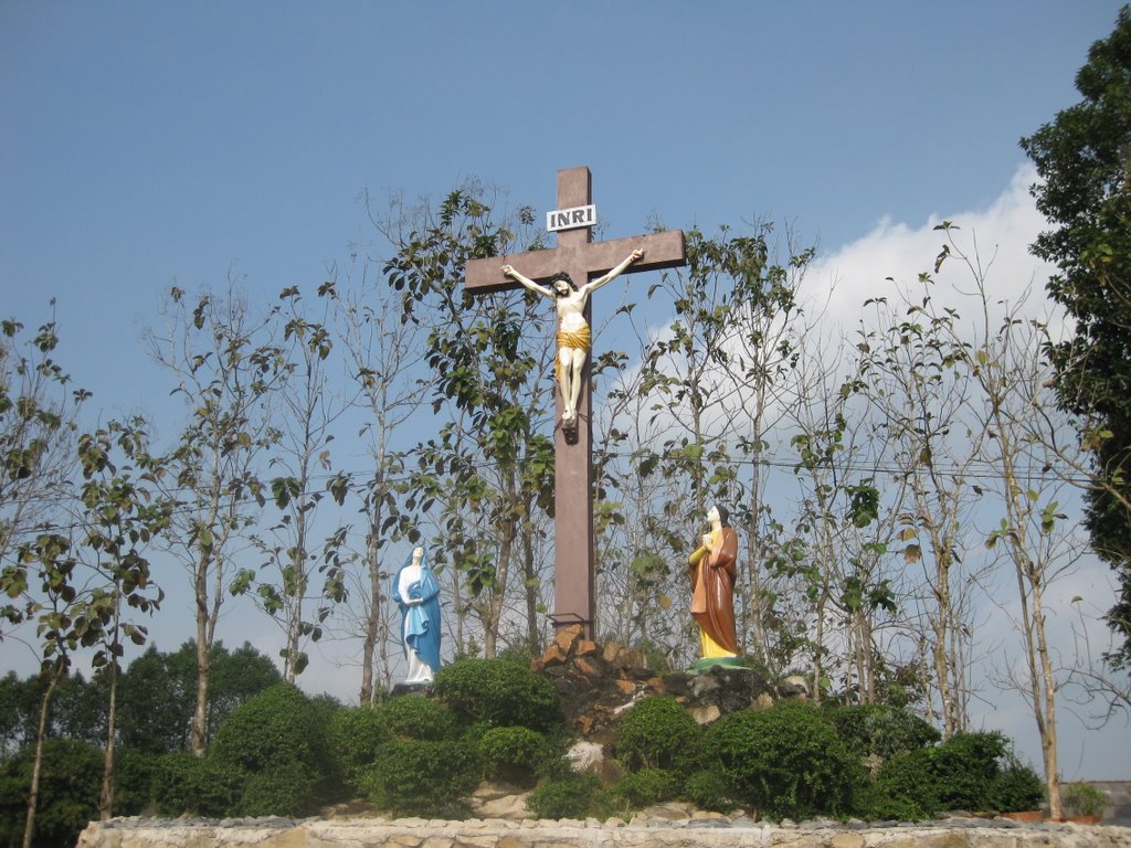 Tượng Thánh giá by Nam Tuan