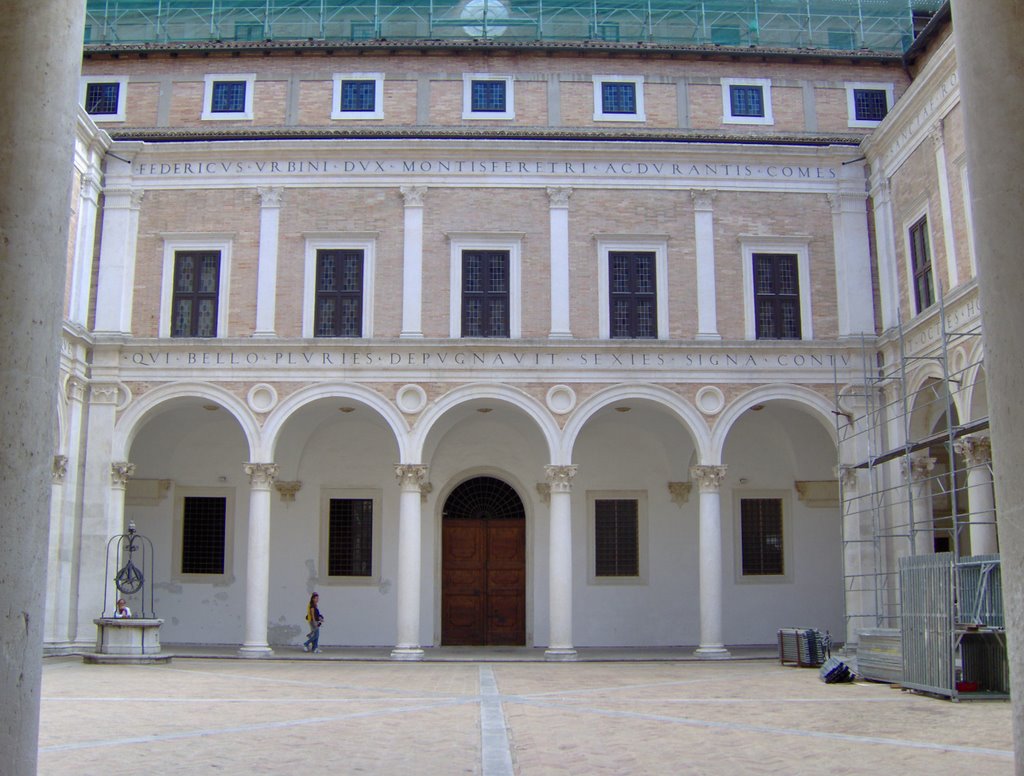 Meravigliosa corte del palazzo ducale by Herakleitos