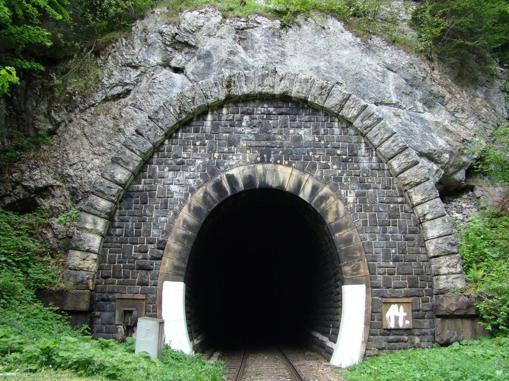 Tunel 14 - 4697,15 Metra dlhý by Matúš Korbáš .ml