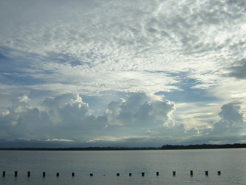 Boca del Drago, Panama by stimpz141