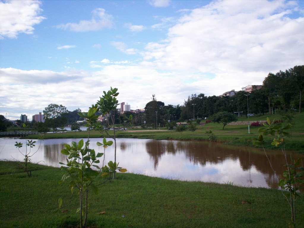 Lago do Taboão by Fernando Zonaro