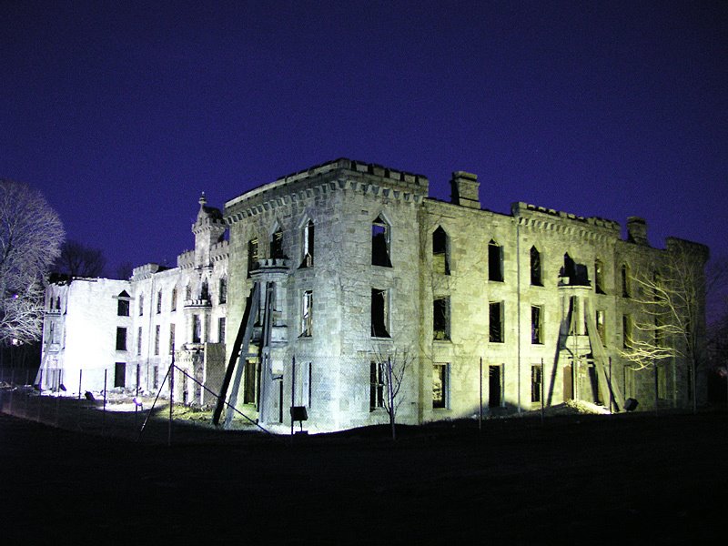 Smallpox Hospital, Roosevelt Island by Fil Baumanis