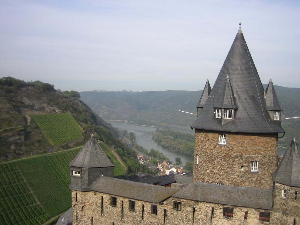 Von Burg Stahleck bei Bacharach ins Rheintal - 11.10.2006 by Edgar El