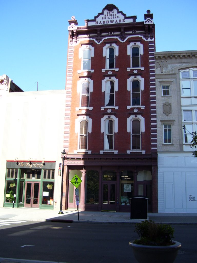 Old building along Fayetteville Street by robhop