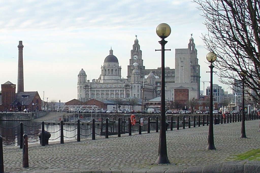 Liverpool, UK by davidjd